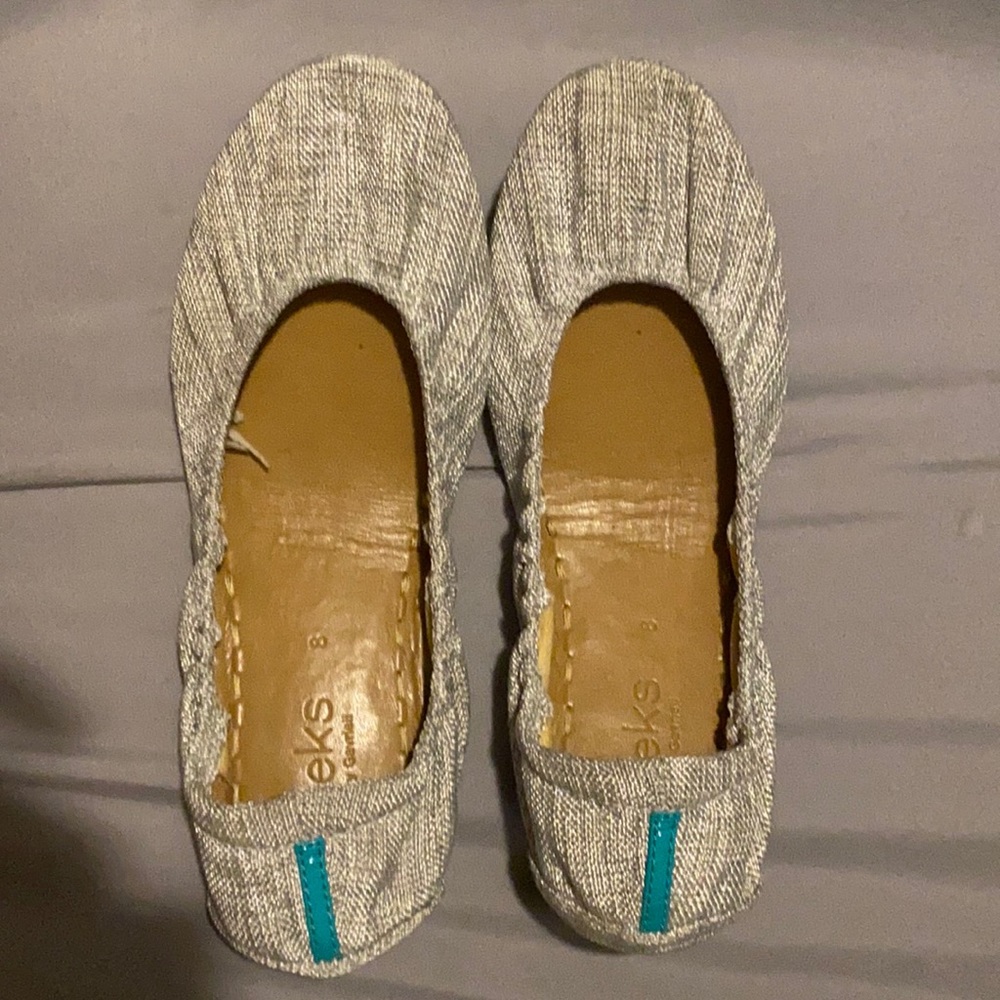 Grey cloth tieks